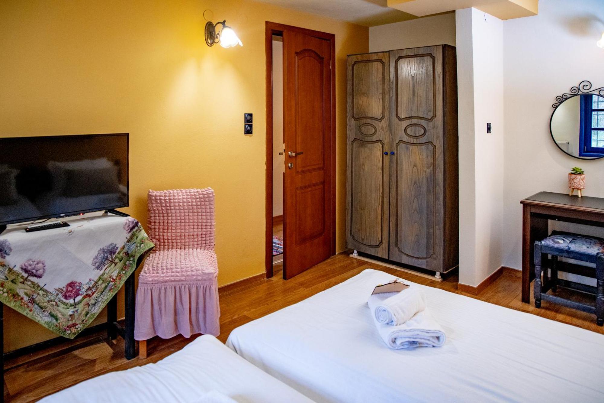 Arktouros Hotel مونوديندري المظهر الخارجي الصورة